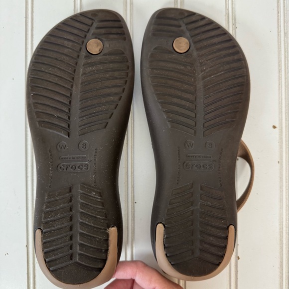 Crocs Sandals Women's W8 Brown Sexi Flip Flop Thong Flat Shoe Summer Beach Boho - Picture 9 of 10